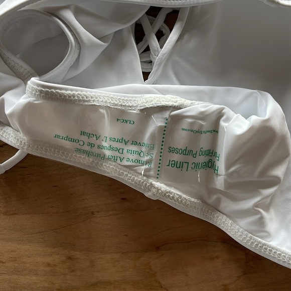 NWT Dippin’ Daisy’s Cheryl Low Cut V-Neck One Piece Bride Bachelorette Vacation - Picture 8 of 16